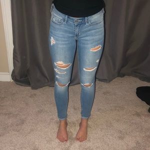 Low rise super skinny jeans with rips